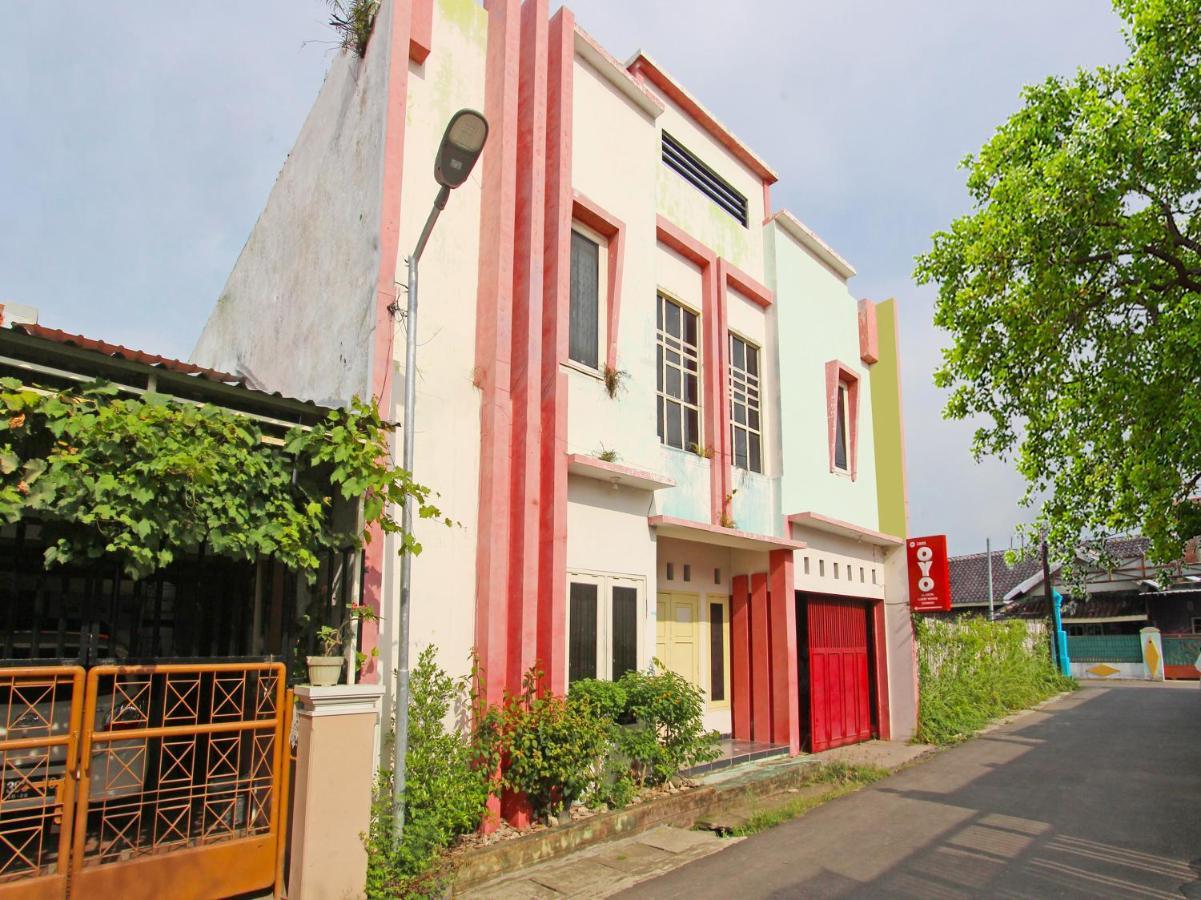 Oyo 3060 Al Fatih Syariah Hotel Tegal (Central Java)