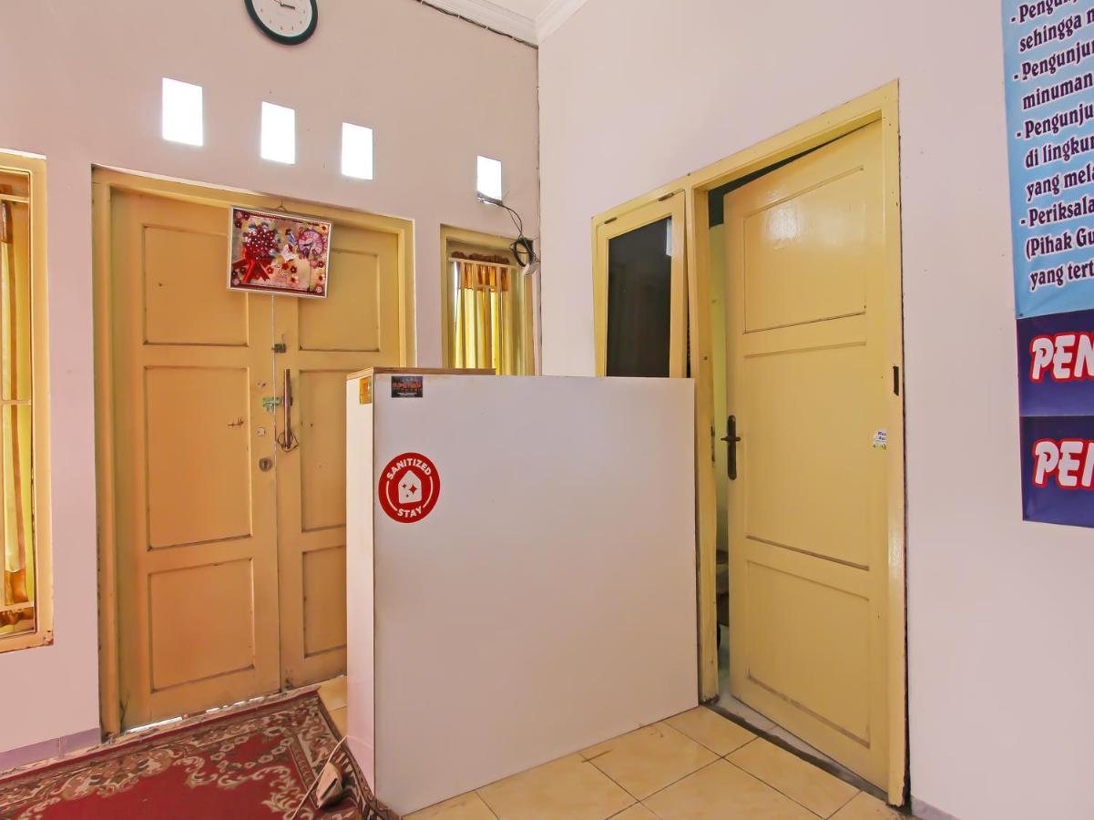 Oyo 3060 Al Fatih Syariah Tegal (Central Java)